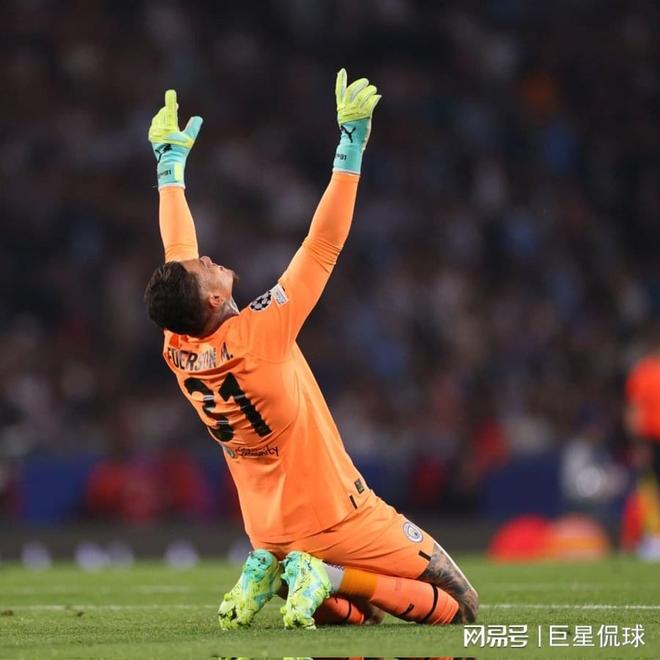 开云中国网站-曼城门线救险备战意大利杯加时末段西汉姆备战欧联,上海久事主帅复盘备战法国杯瞬间刷屏的简单介绍
